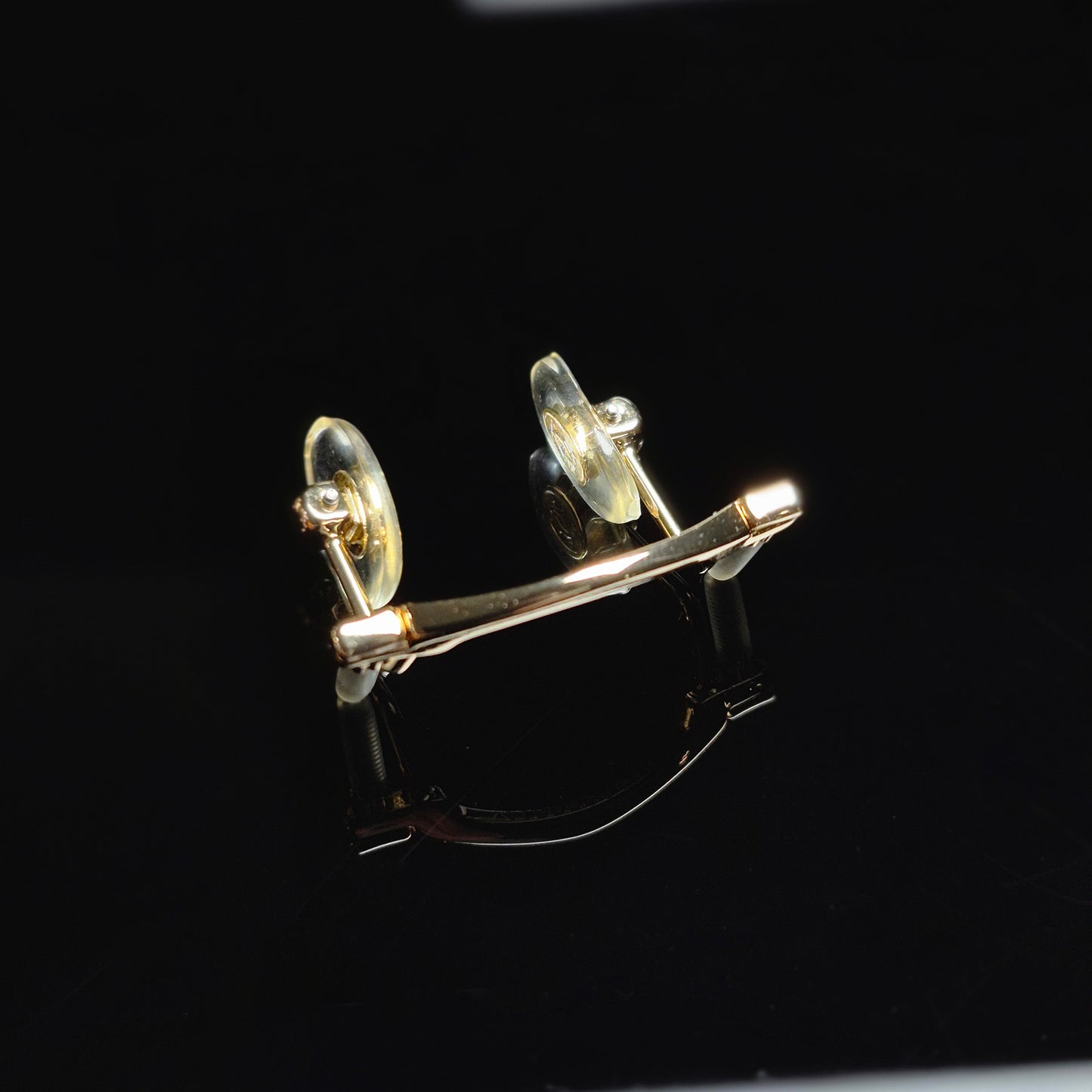 Cartier_Big_C_Decor_Gold_Nose_Bridge
