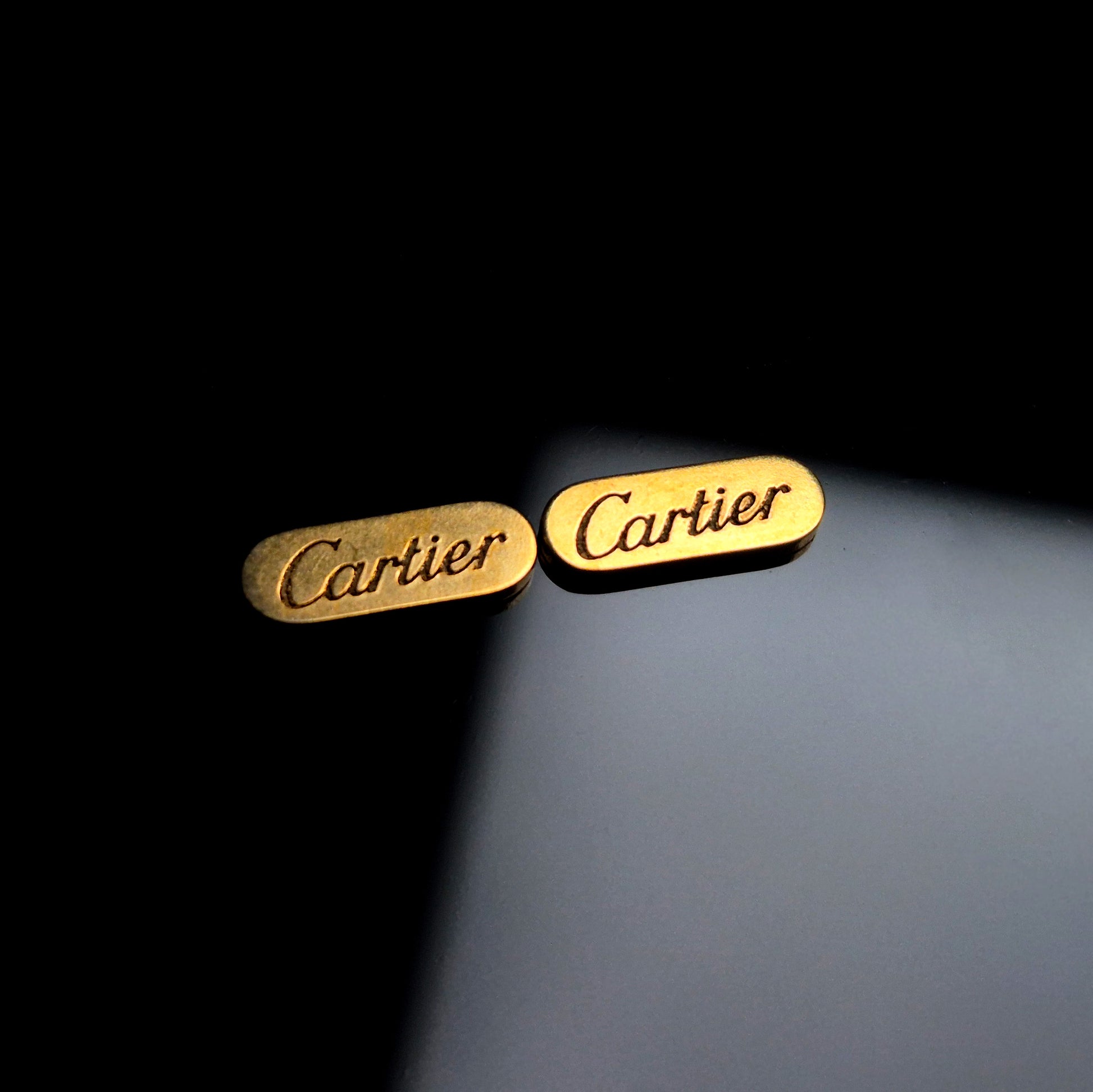 gold_cartier_arm_plate