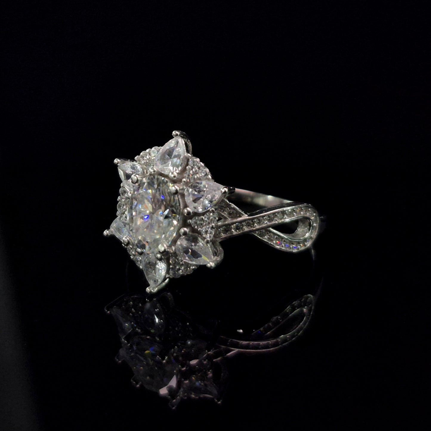 S925 Intertwined Moissanite Diamond Ring - Prong Set