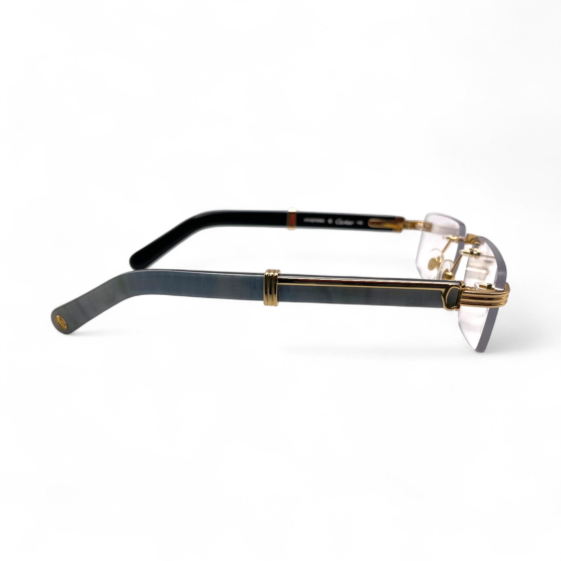 CT0485O_Premiere_C_decor_white_marbles