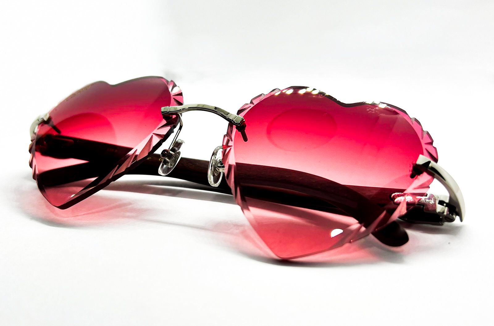 Silver Decor C Woods with Raspberry Heart Diamond Cut Lenses